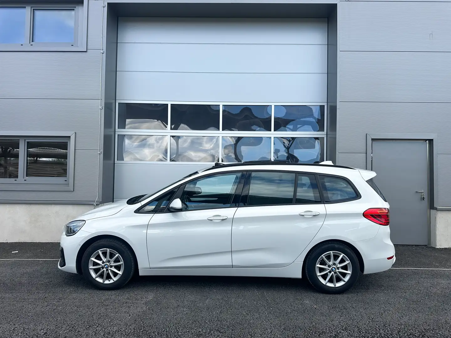 BMW 216 d Aut. Advantage / PANO/ KAMERA/ LED/ Weiß - 2