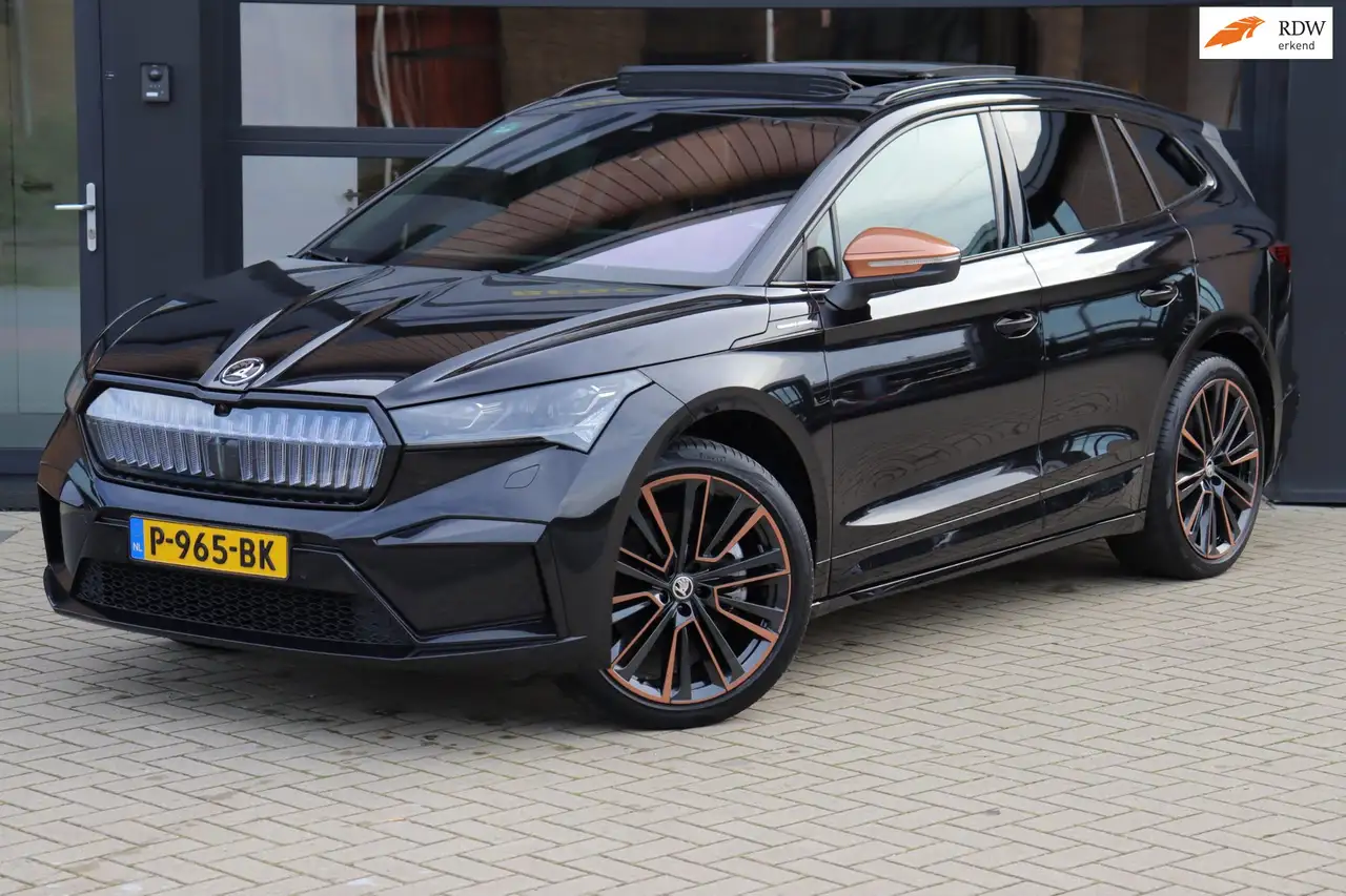Skoda Enyaq iV 80 Founders Edition Black | SOH 91,5% | NAP | e — photo 1 of 40