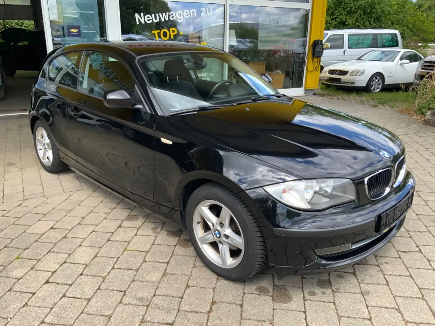 BMW 116 i KLIMA TÜV 07/2025 Zwart - 1