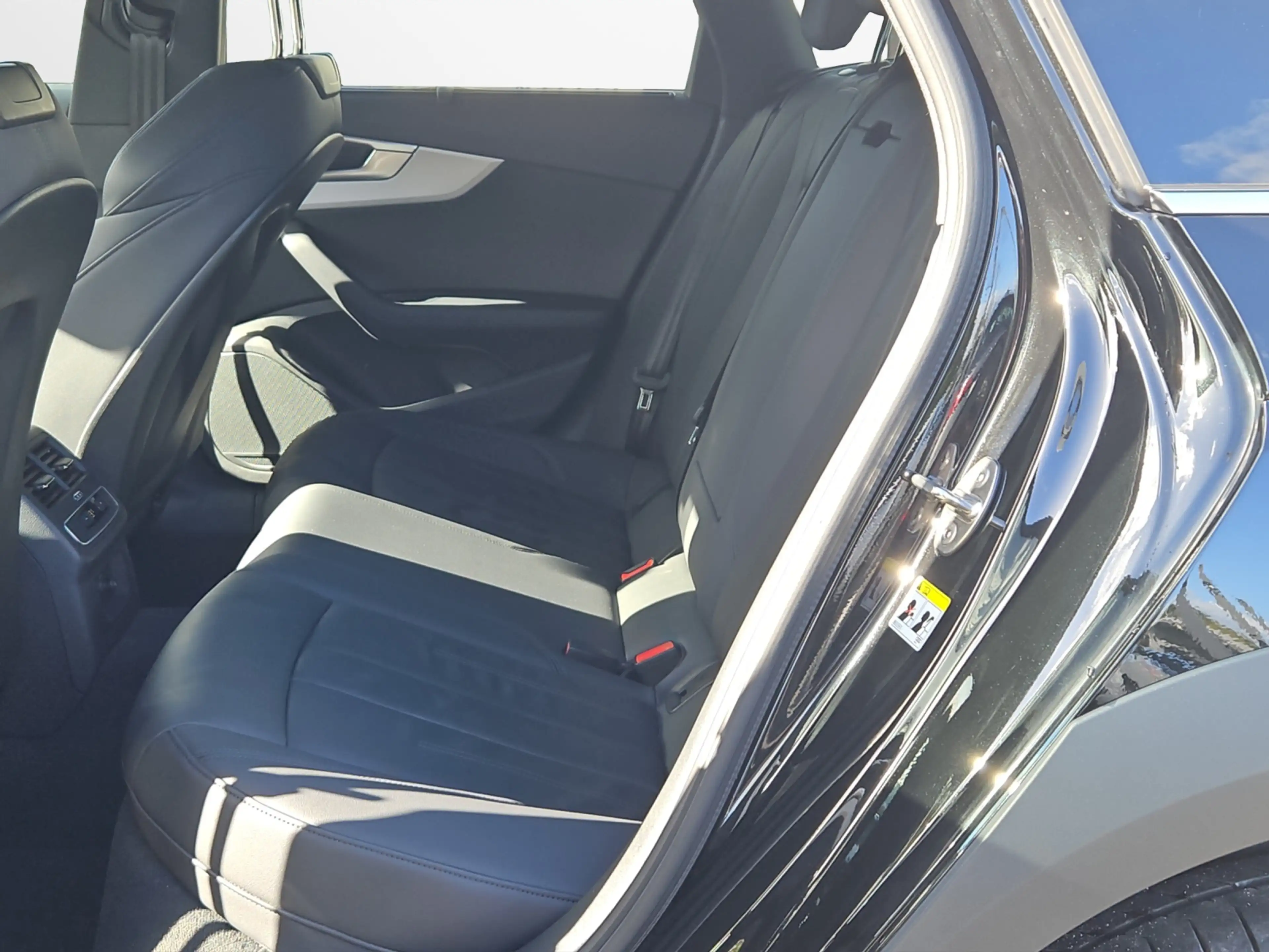 Audi A4 allroad 40 TDI S tronic quattro NaviPlus LED ASI 18-Zol... — photo 11