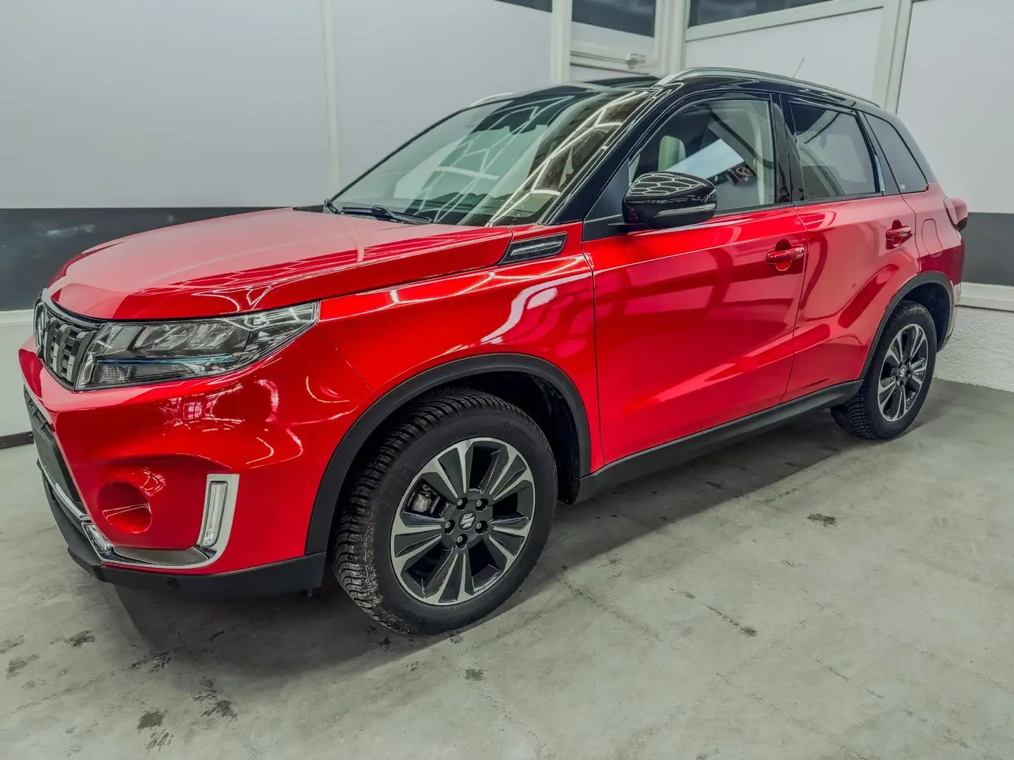 Suzuki Vitara COMFORT+ 1.5 HYBRID AUT PANO NAVI ACC SHZ 1.5 H... Rot - 1