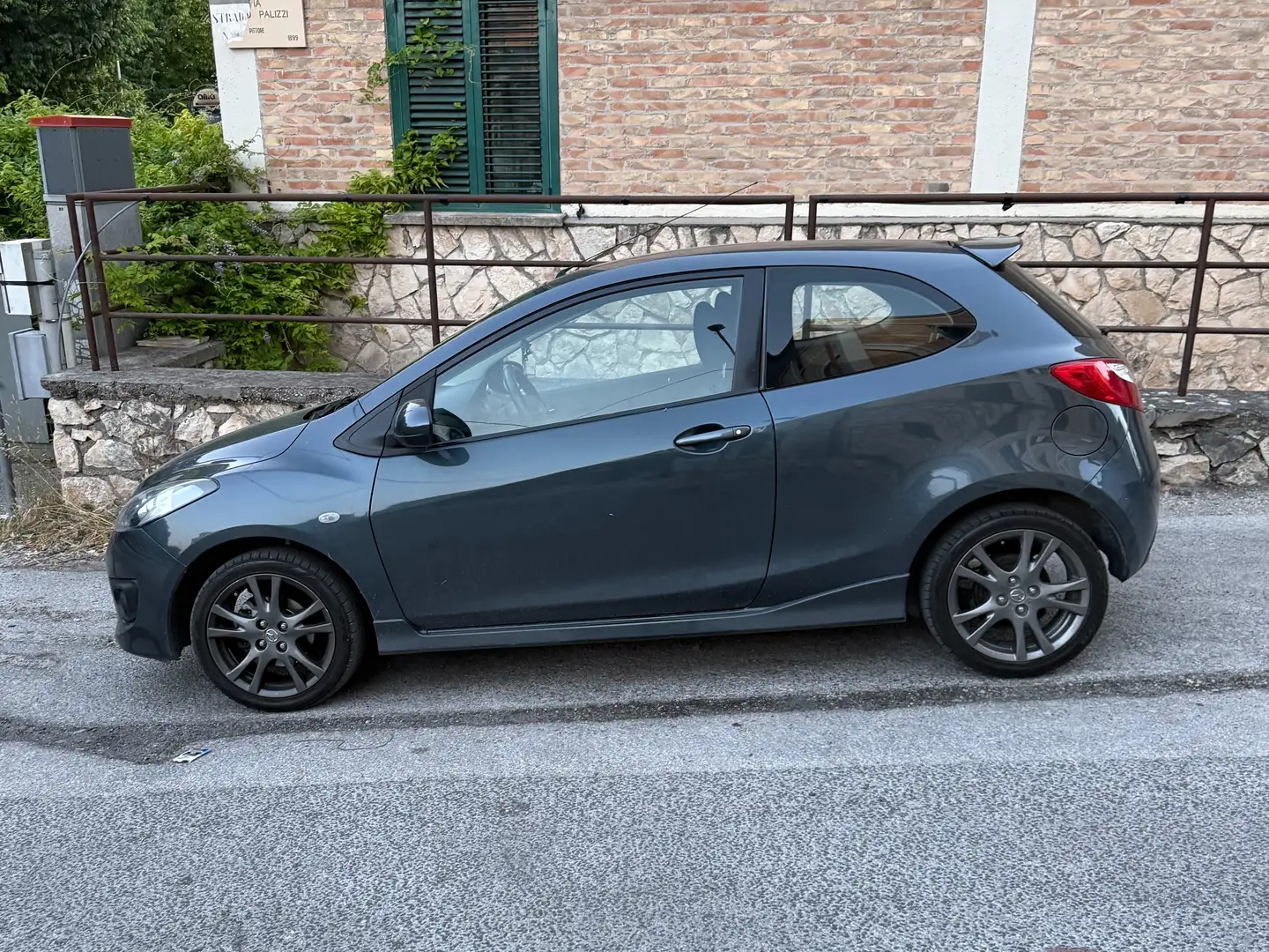 Mazda 2 2 I3p 1.3 Sport 86cv Grigio - 1