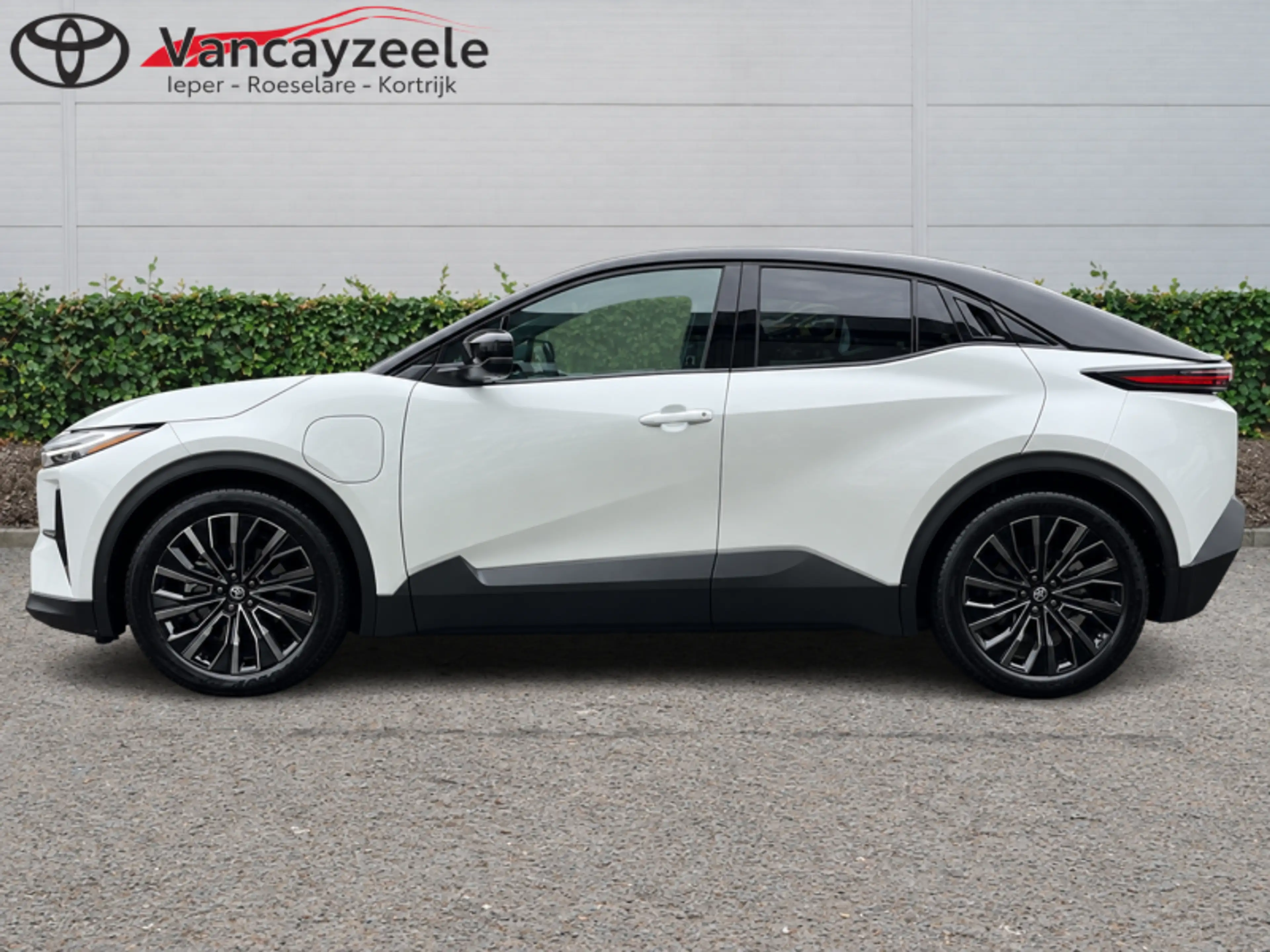 Toyota C-HR+ Style+hitechpack+360°camera+gps+sens V+A — photo 5