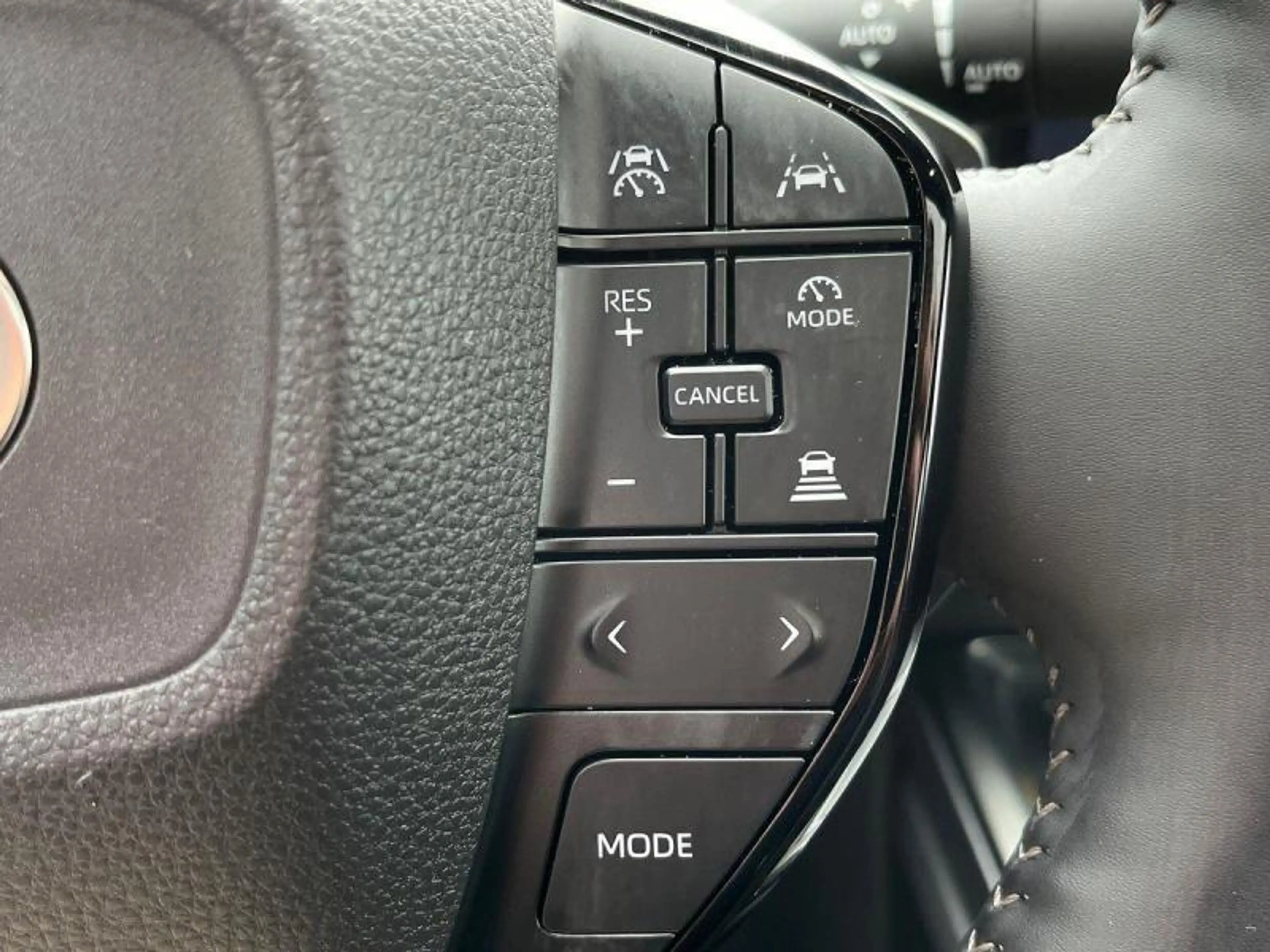 Toyota C-HR+ Style+hitechpack+360°camera+gps+sens V+A — photo 15