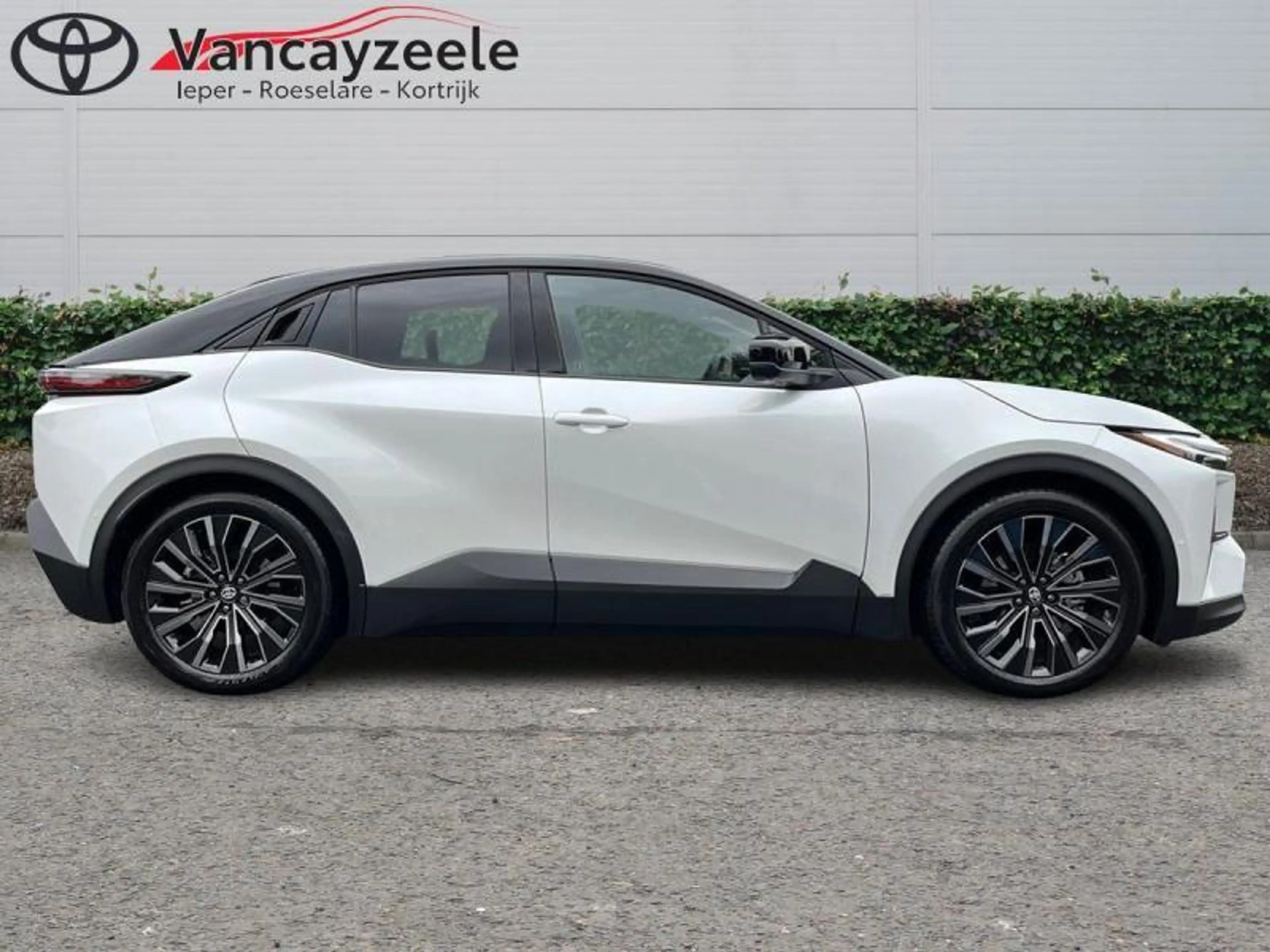 Toyota C-HR+ Style+hitechpack+360°camera+gps+sens V+A — photo 3