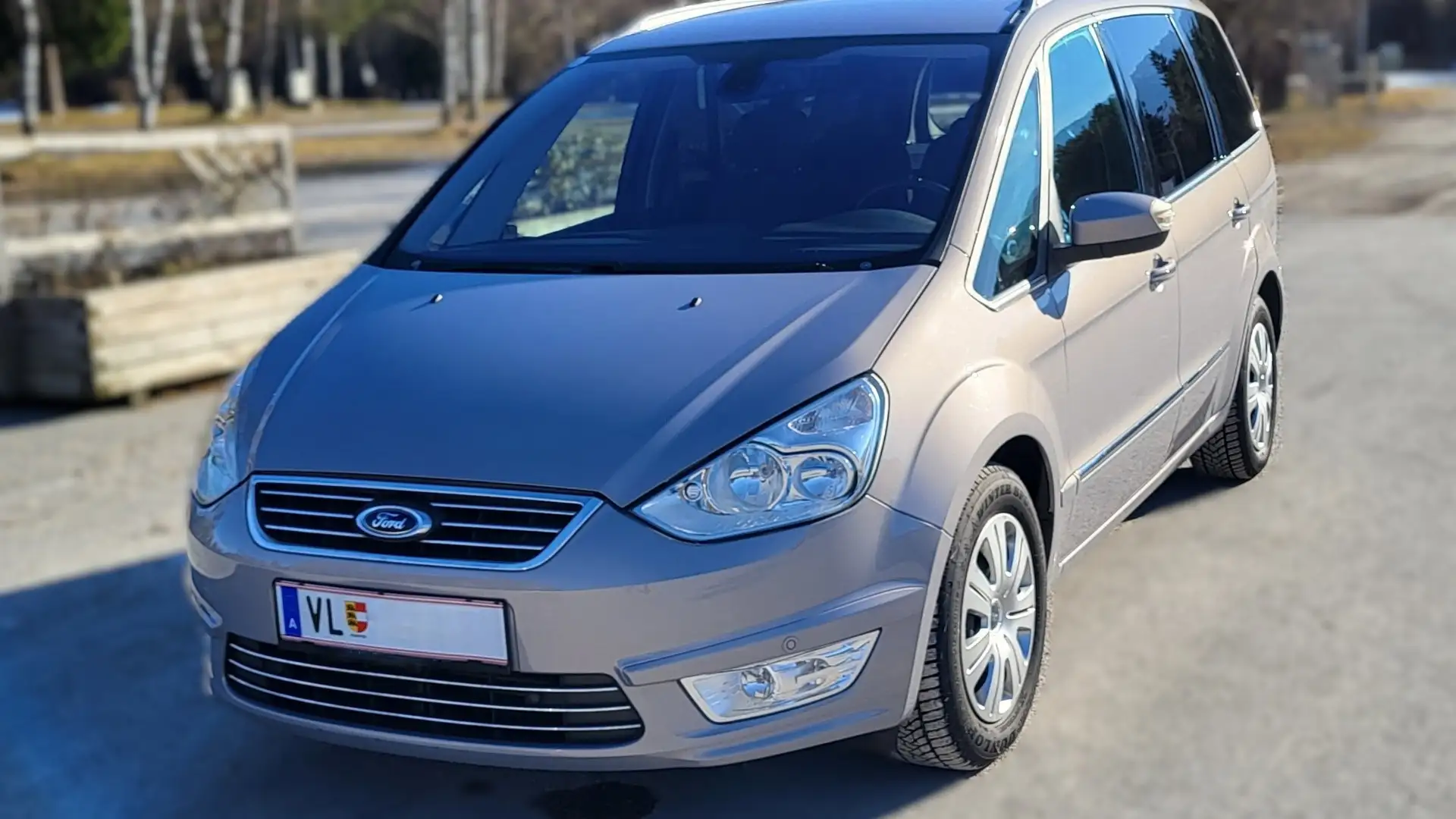 Ford Galaxy Titanium 2,0 TDCi DPF Grau - 1