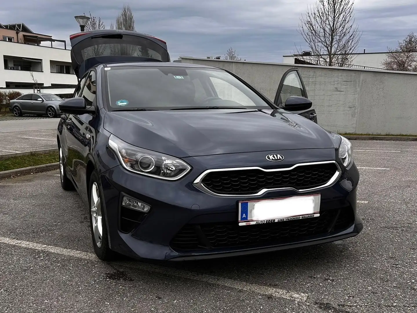 Kia Ceed / cee'd ceed 1,4 MPI GPF Titan Titan Blau - 1