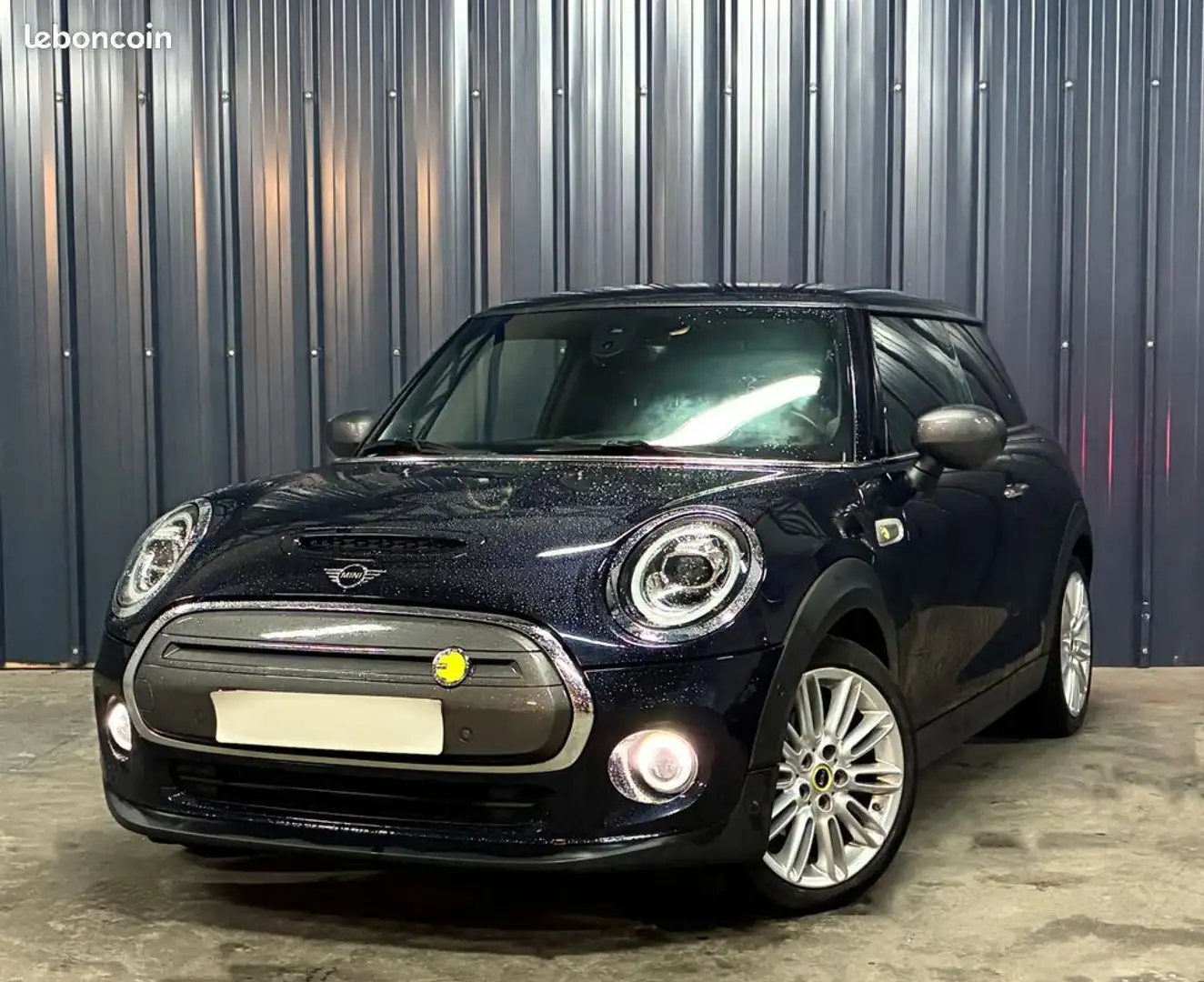 MINI Cooper SE Garantie 1 an Toit ouvrant Sièges chauffants Caméra Carplay Noir - 1