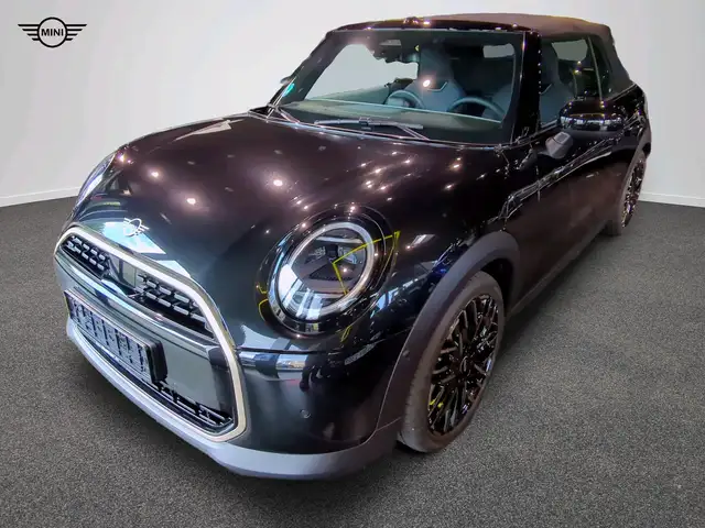 MINI Cooper C Cabrio Favoured Trim