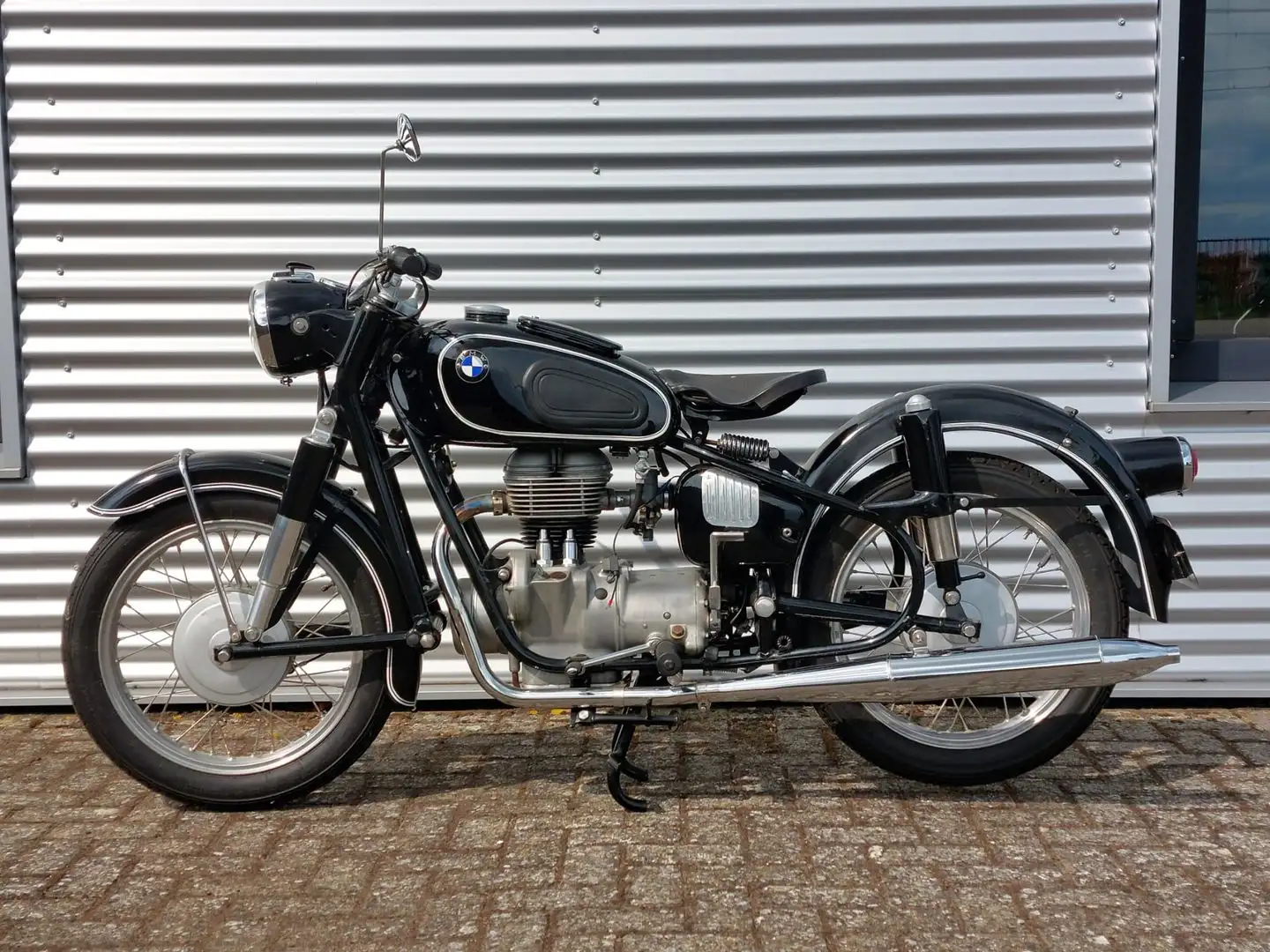BMW R 26 Negro - 1
