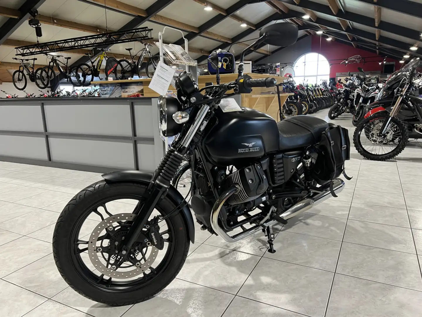 Moto Guzzi V 7 STONE  II BLACK Negru - 2