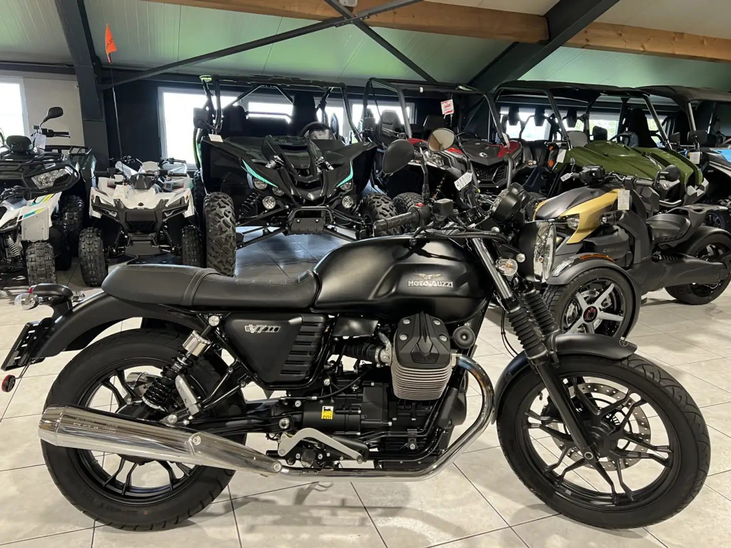Moto Guzzi V 7 STONE  II BLACK Negru - 1