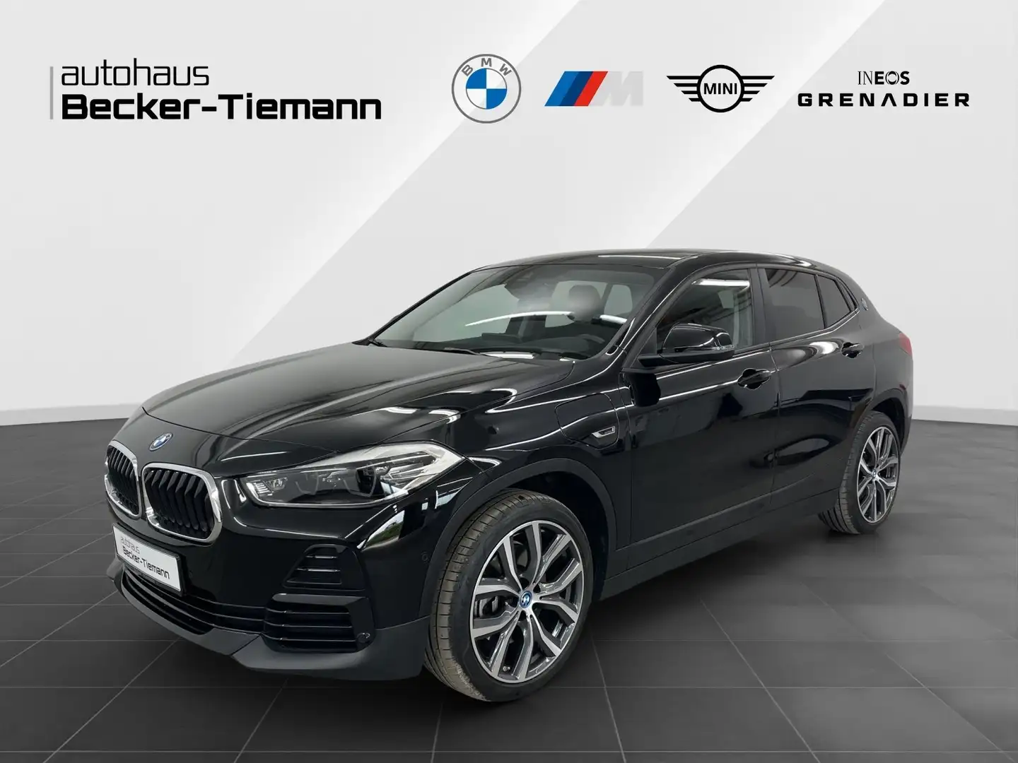 BMW X2 xDrive25e Rückfahrkamera,HeadUpDisplay,Panoramadac Zwart - 1