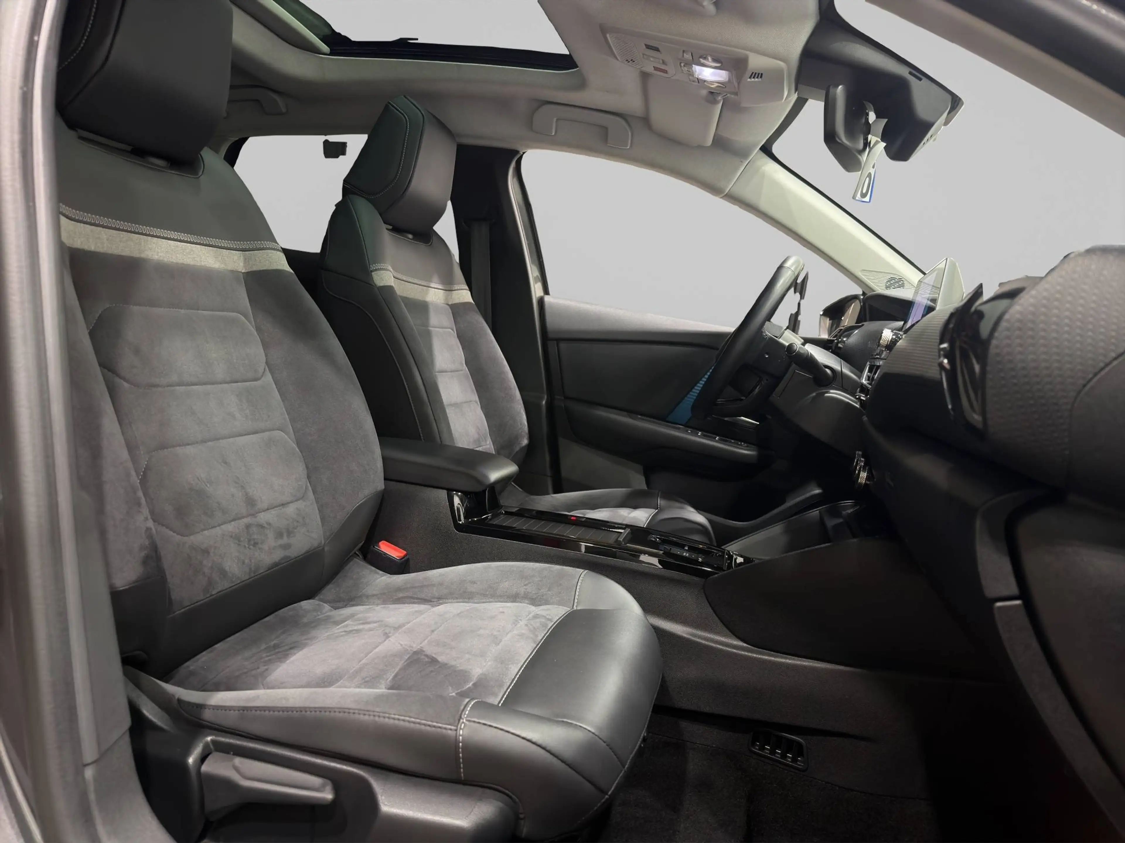 Citroen E-C4 Electric SHINE ***SUNROOF*APPLE CARPLAY & ANDROID AUTO*HEAD UP DISPLAY*** — photo 11