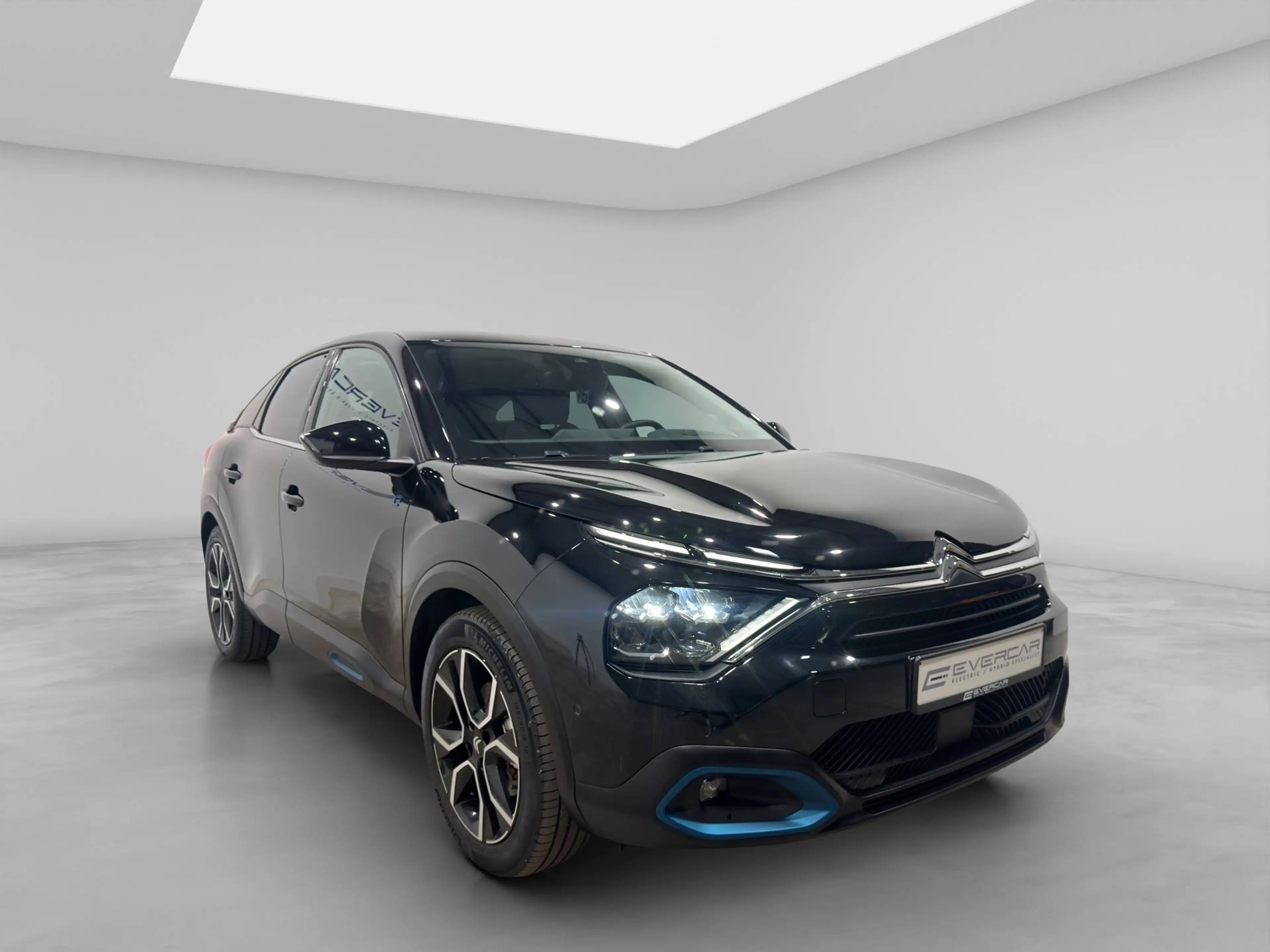 Citroen E-C4 Electric SHINE ***SUNROOF*APPLE CARPLAY & ANDROID AUTO*HEAD UP DISPLAY*** — photo 3