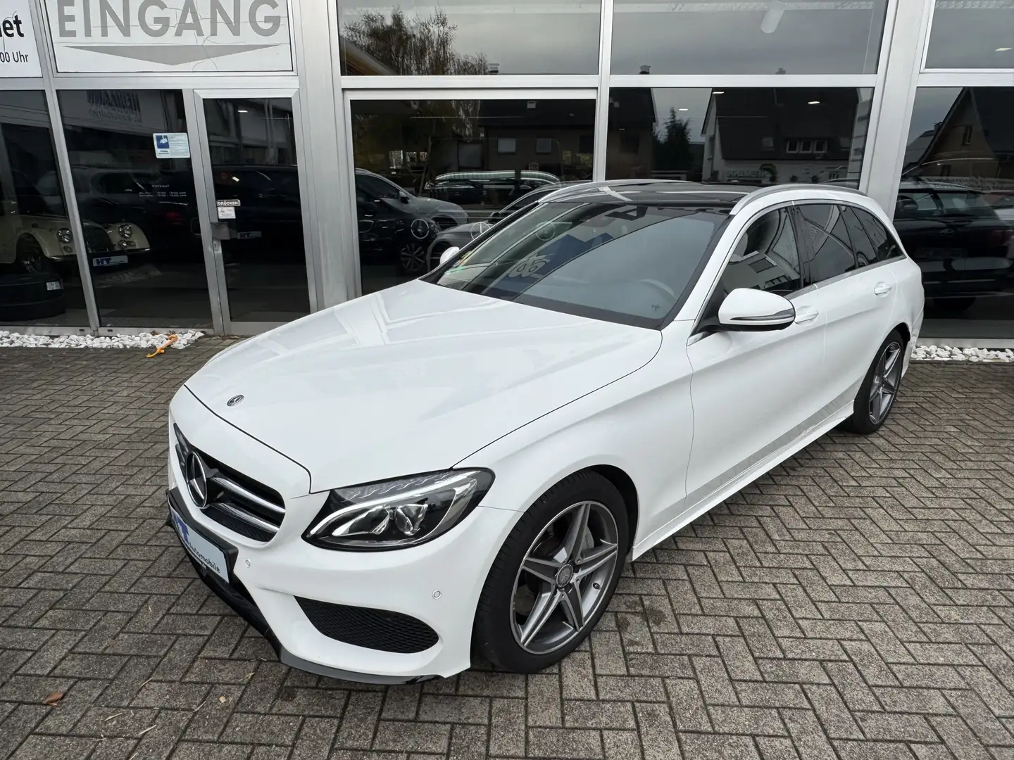 Mercedes-Benz C 300 LED Pano AHK Burmester Ambiente Weiß - 2