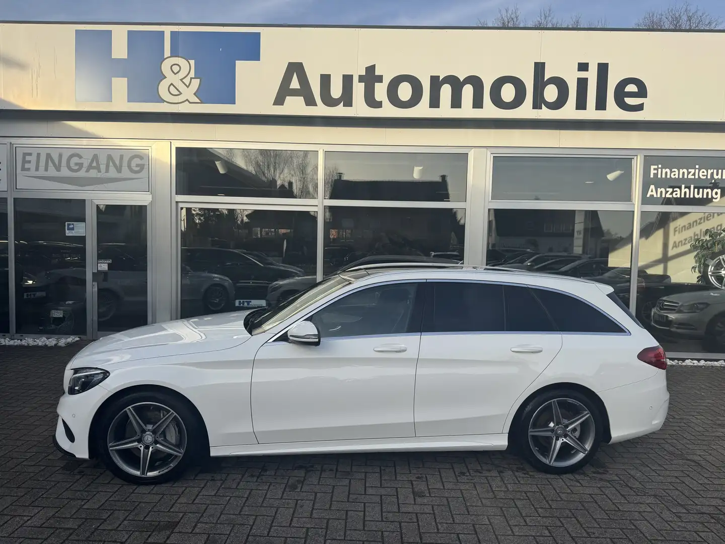 Mercedes-Benz C 300 LED Pano AHK Burmester Ambiente Weiß - 1