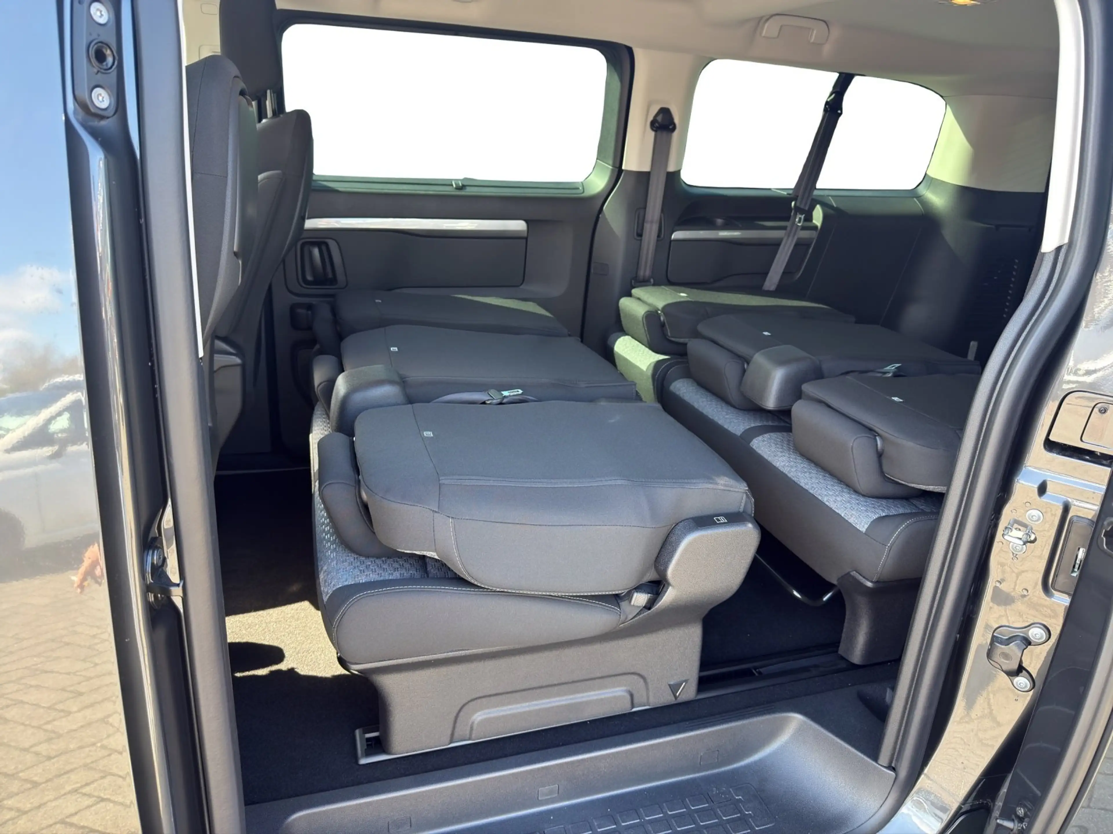 Citroen Spacetourer 2.2 Diesel 180 Plus XL AHK+Kam.+LED — photo 14