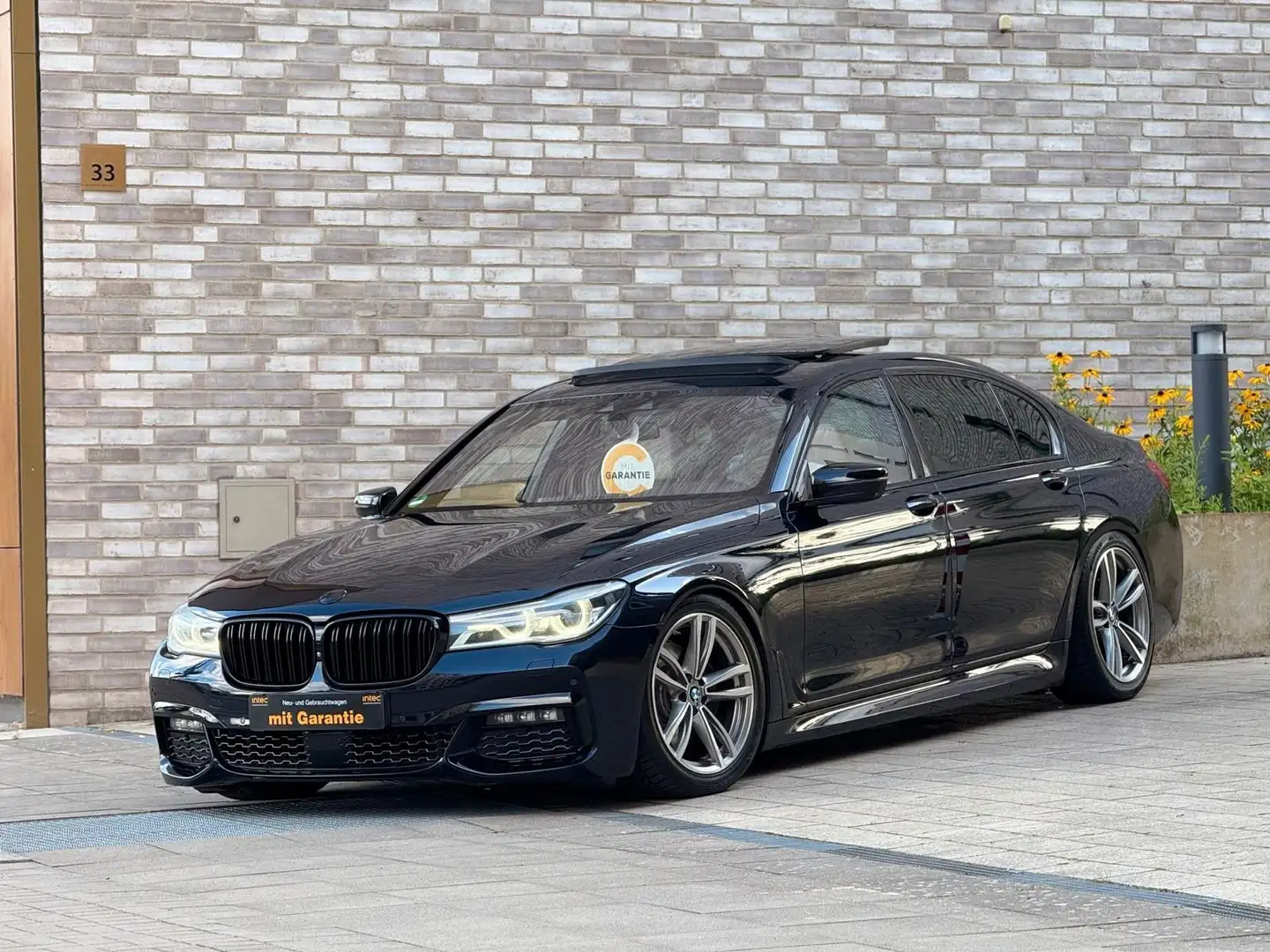 BMW 730 Ld xDrive|SkyLounge|Pano|3xTV|NeuerMotor| Schwarz - 1