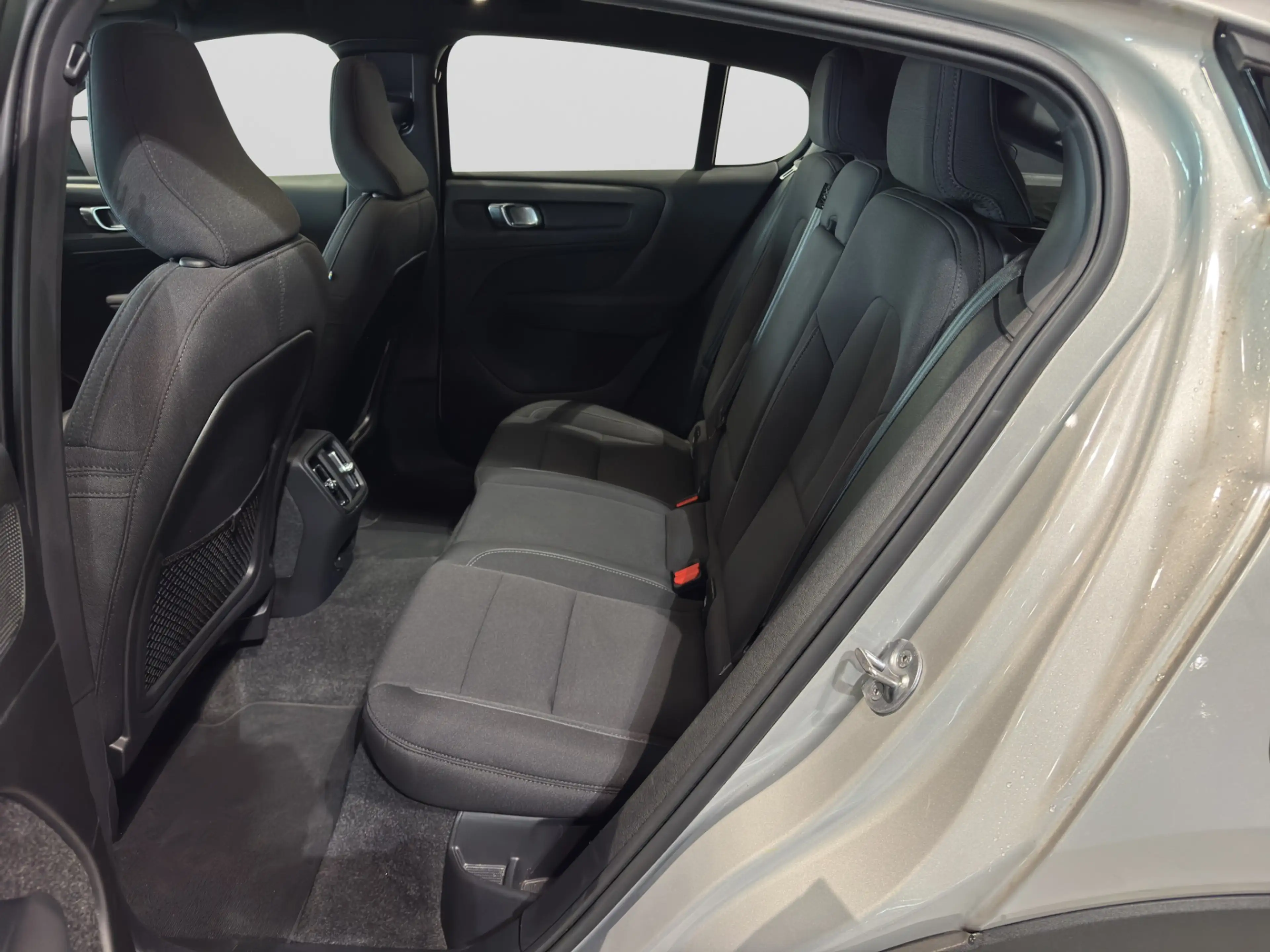 Volvo C40 Aut. Single Motor Extened Range Panoramadak Parkee — photo 8