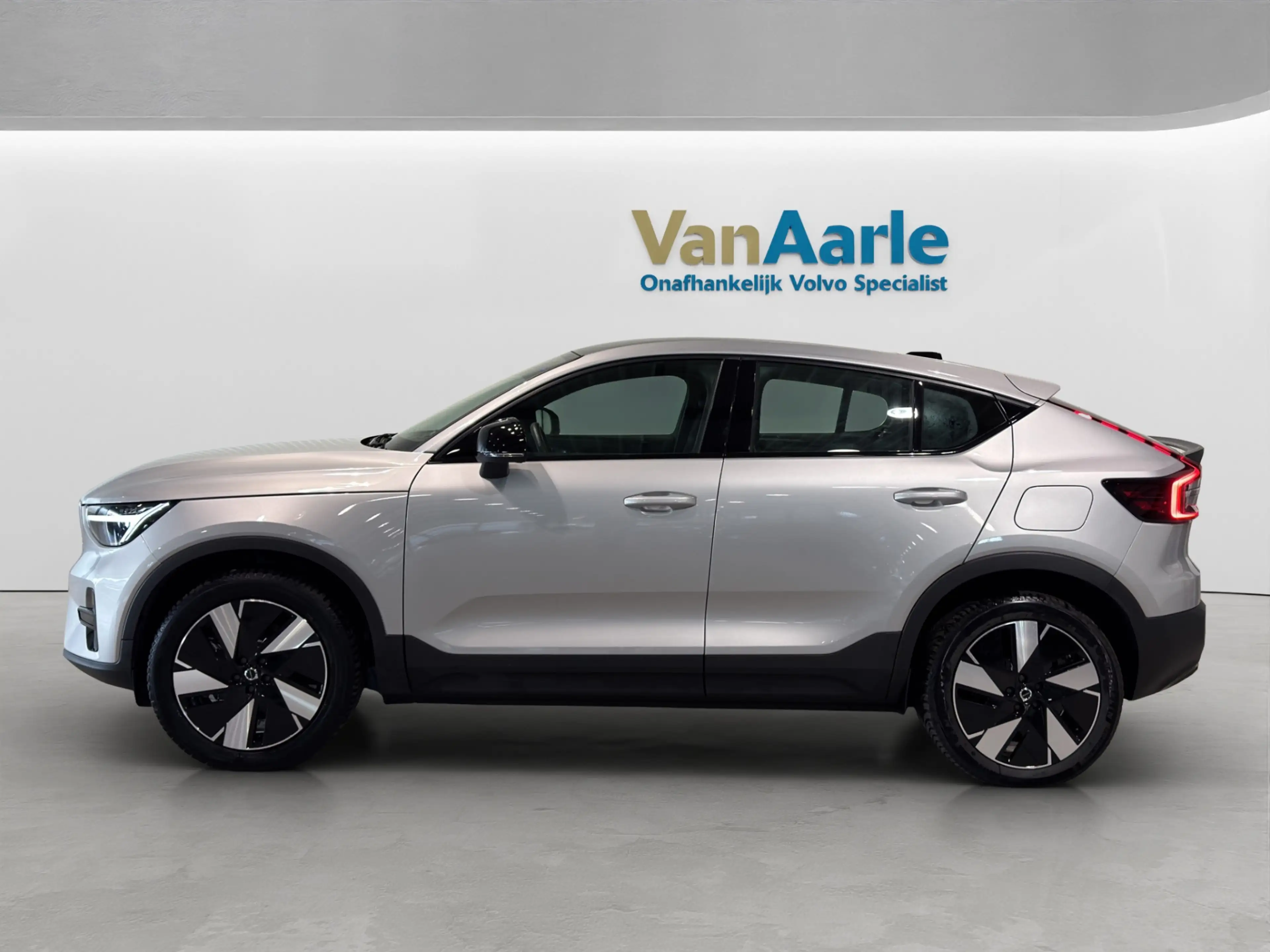 Volvo C40 Aut. Single Motor Extened Range Panoramadak Parkee — photo 6