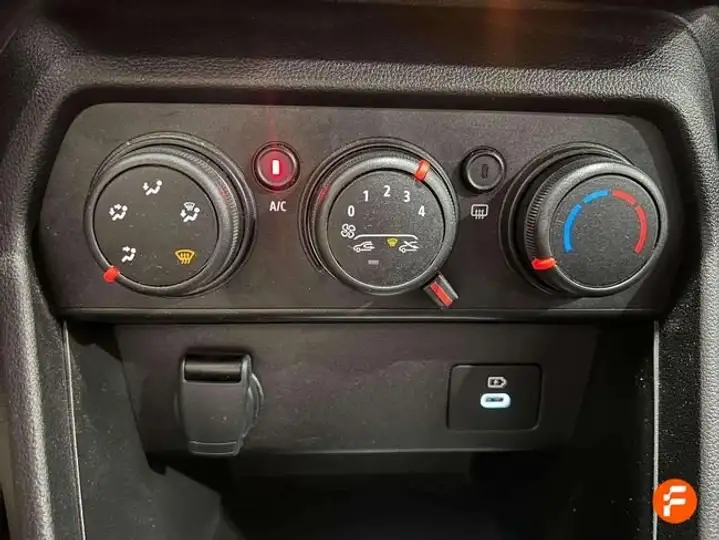 Dacia Sandero Essential ECO-G 2025, foto 21