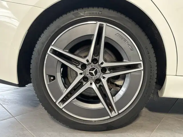 Mercedes-Benz C-Class view 3