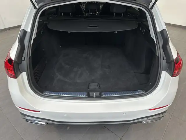 Mercedes-Benz C-Class view 6