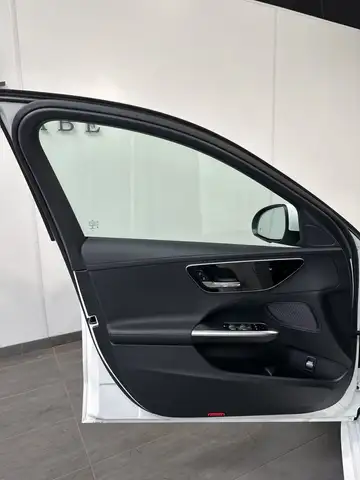 Mercedes-Benz C-Class view 8