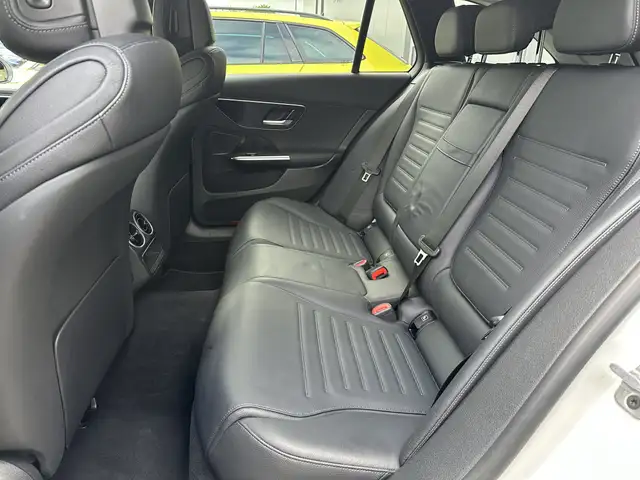 Mercedes-Benz C-Class view 12