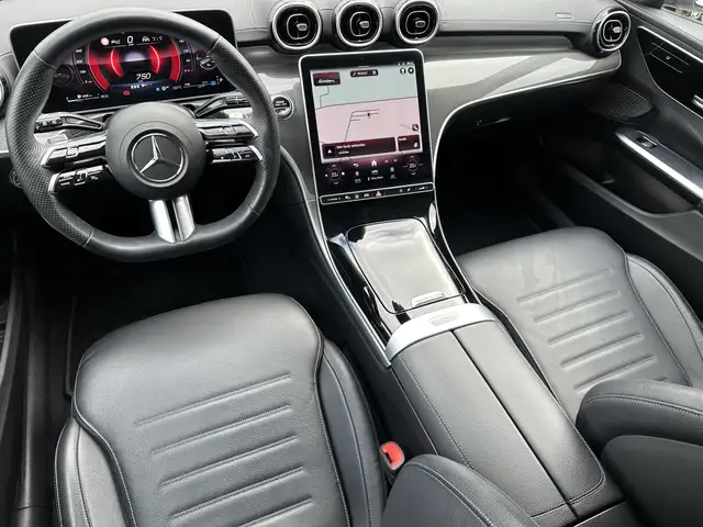 Mercedes-Benz C-Class view 13