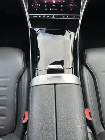 Mercedes-Benz C-Class view 15