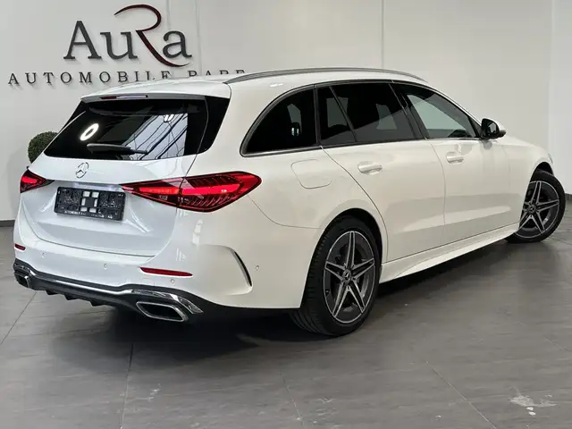Mercedes-Benz C-Class view 4