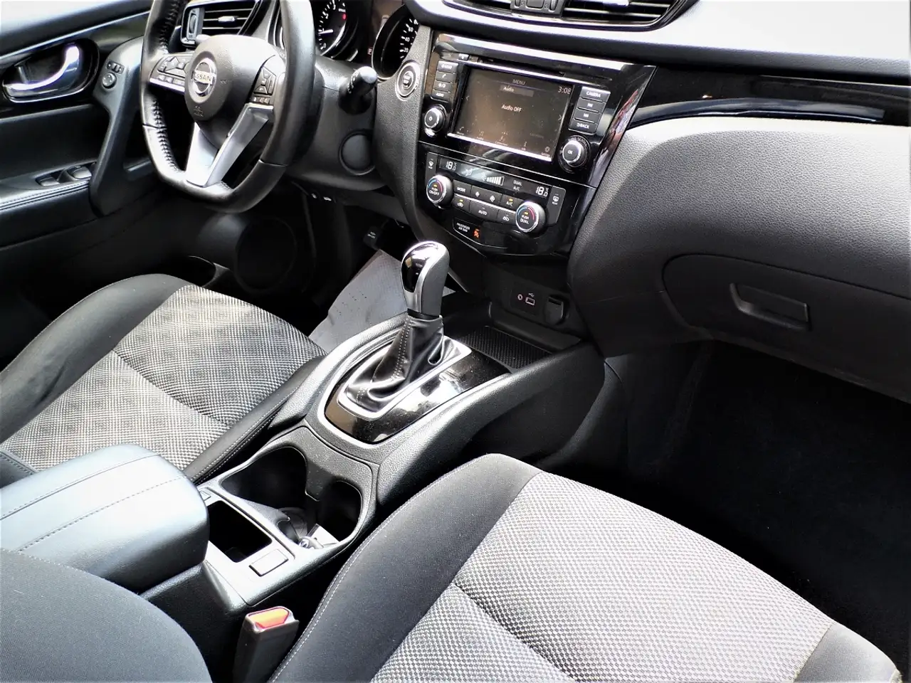 Nissan Qashqai снимка Nissan Qashqai