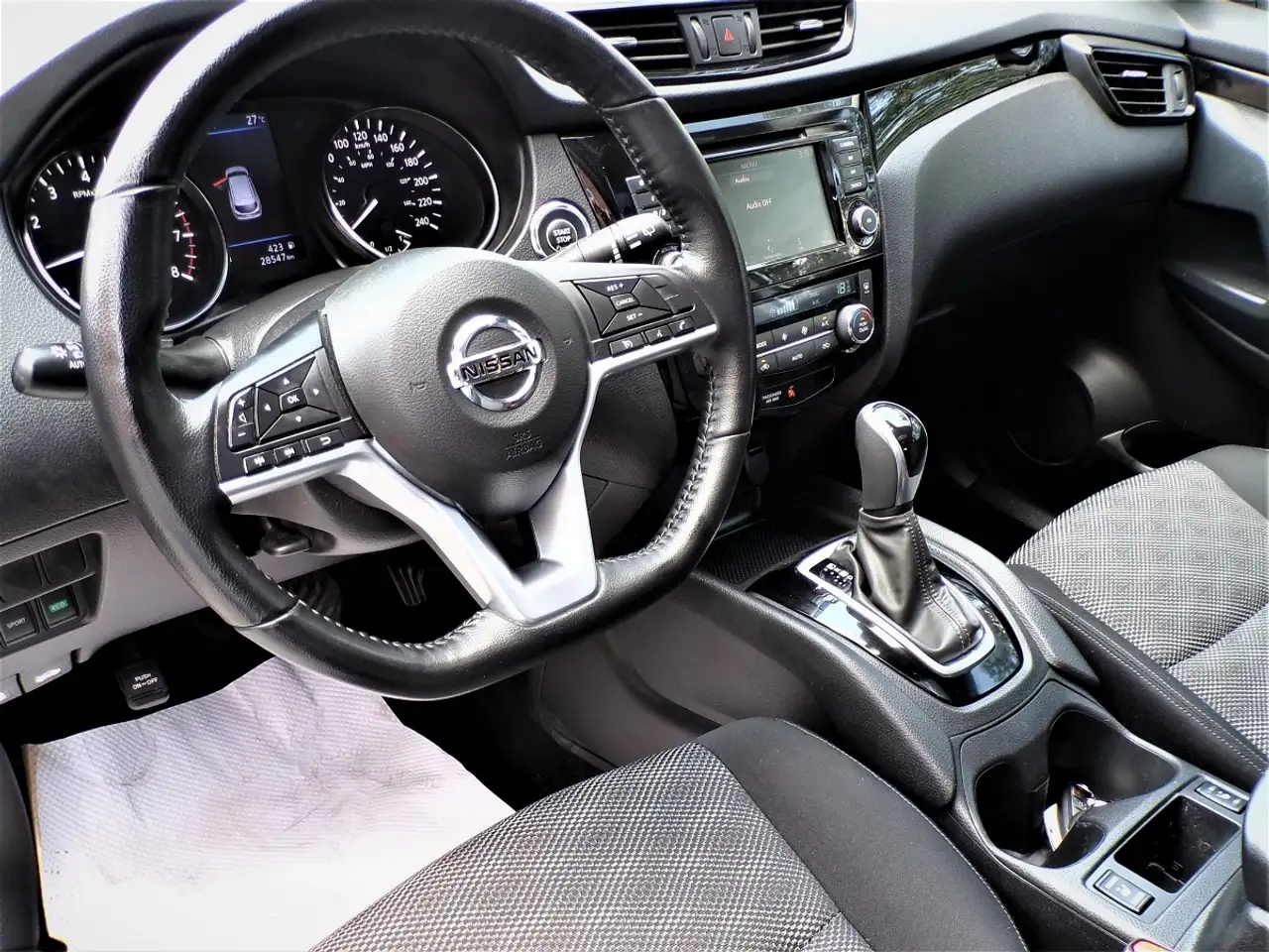 Nissan Qashqai снимка Nissan Qashqai
