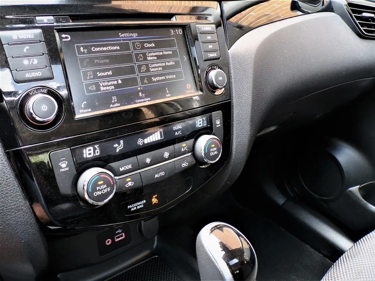 Nissan Qashqai снимка Nissan Qashqai