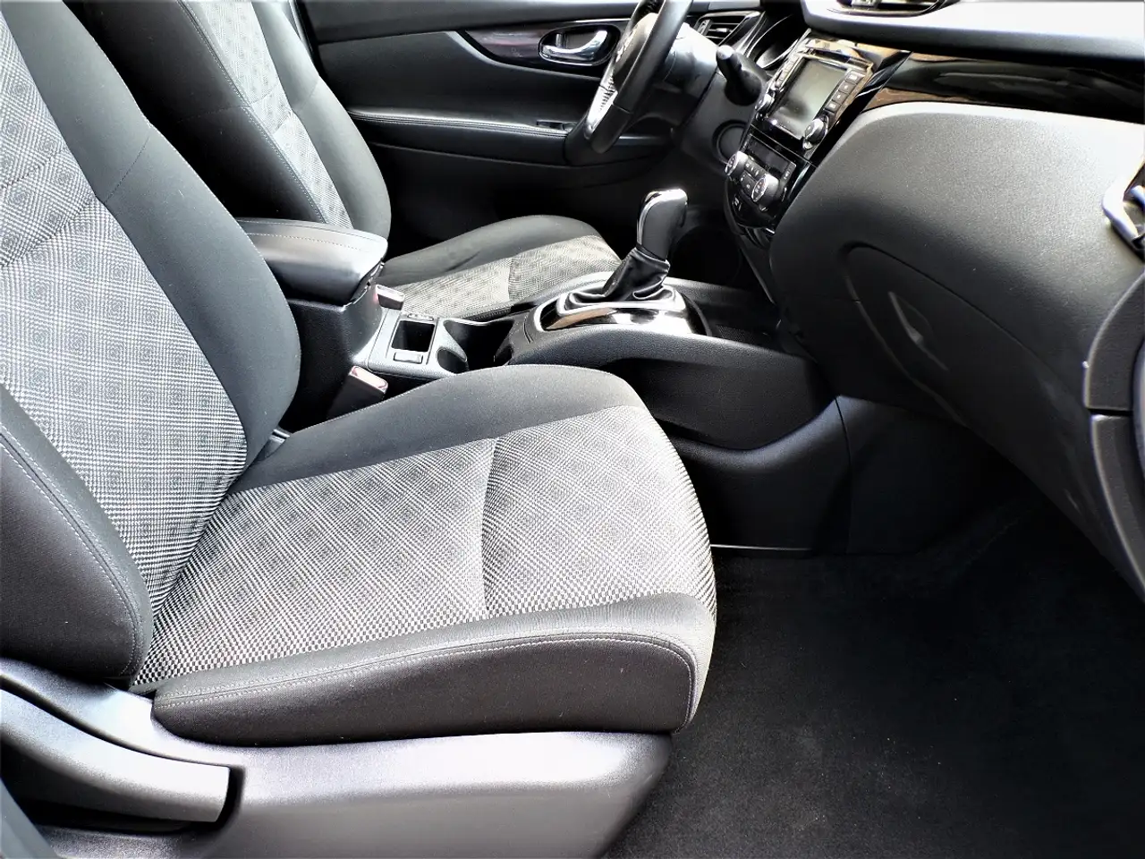Nissan Qashqai снимка Nissan Qashqai