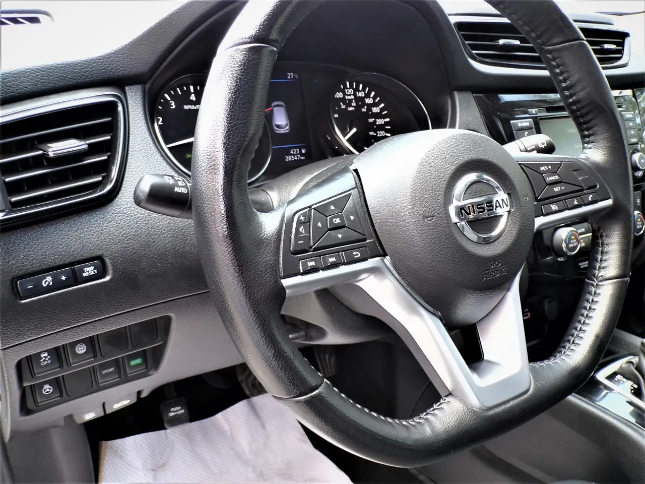 Nissan Qashqai снимка Nissan Qashqai