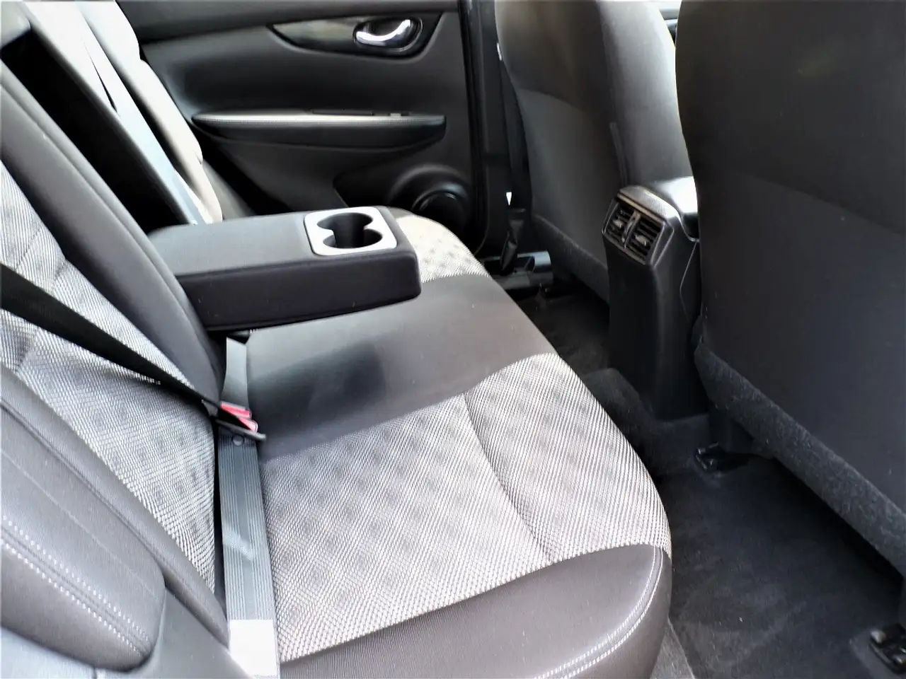 Nissan Qashqai снимка Nissan Qashqai