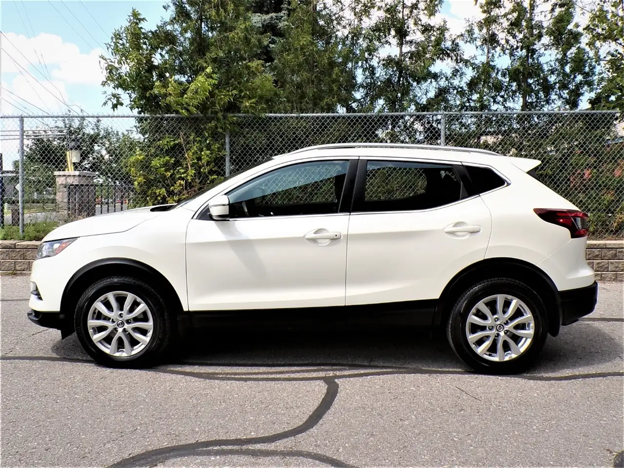 Nissan Qashqai снимка Nissan Qashqai