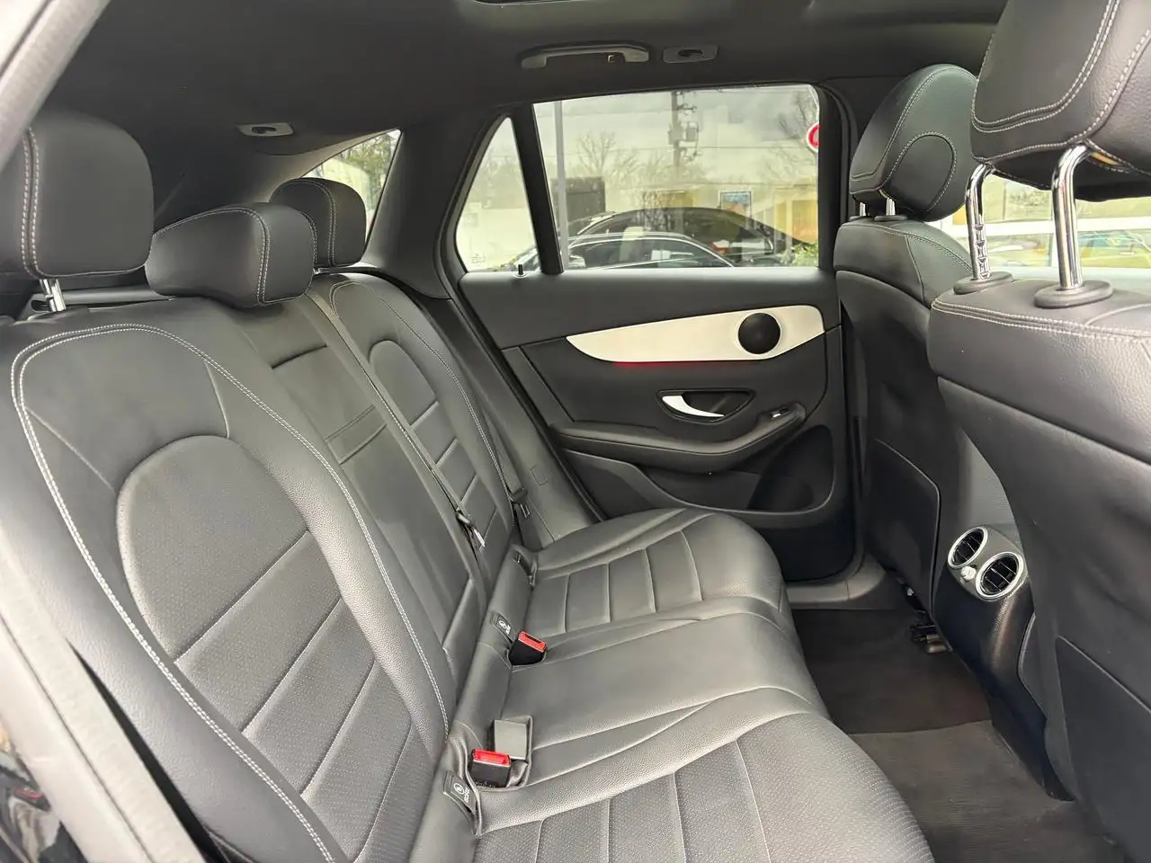 Mercedes-Benz GLC снимка Mercedes-Benz GLC