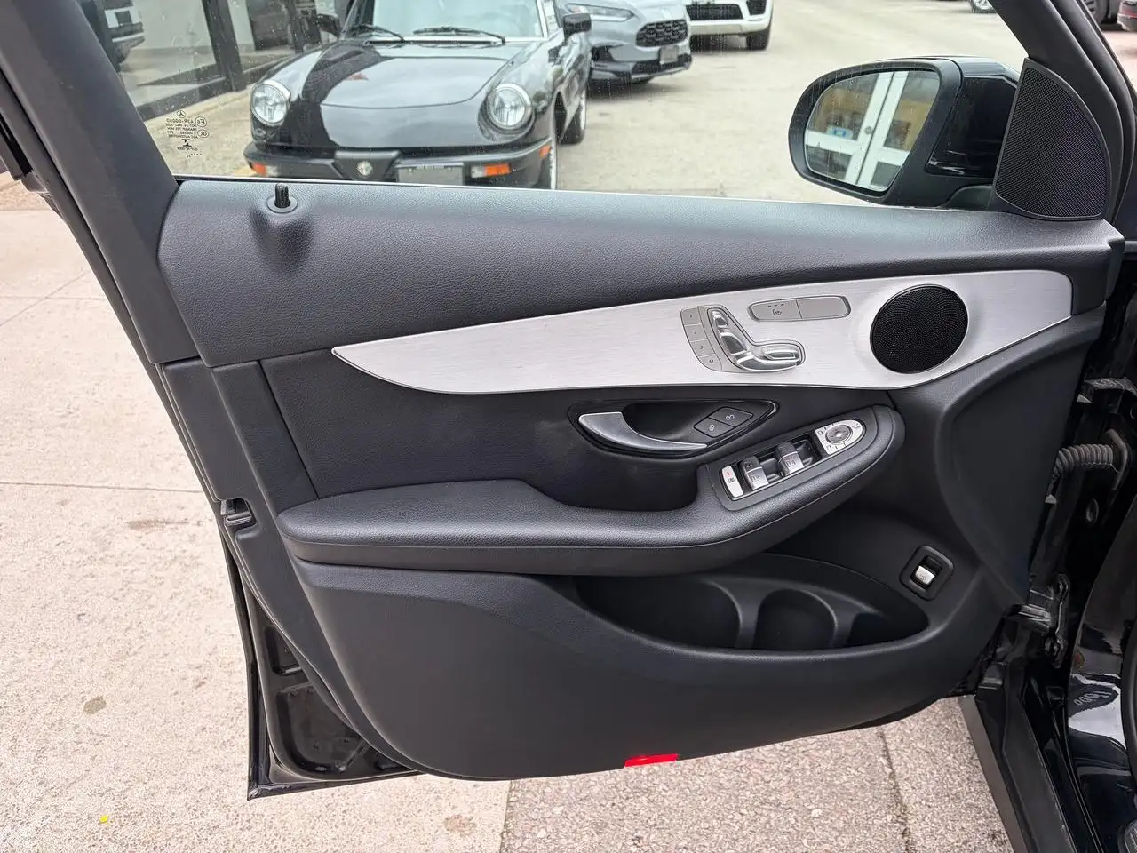 Mercedes-Benz GLC снимка Mercedes-Benz GLC