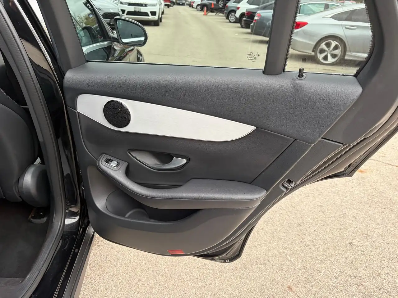 Mercedes-Benz GLC снимка Mercedes-Benz GLC