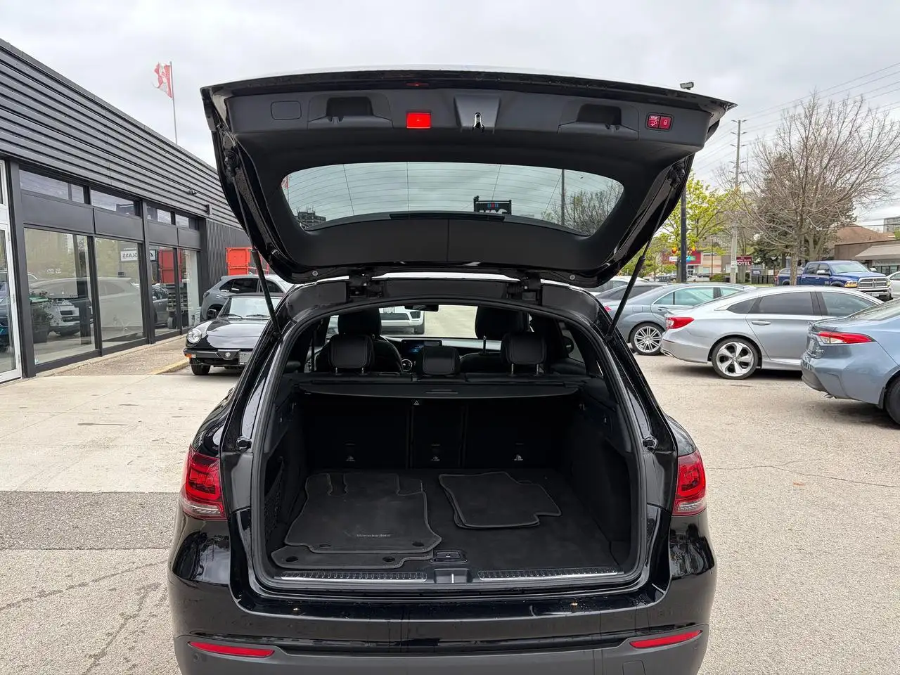 Mercedes-Benz GLC снимка Mercedes-Benz GLC