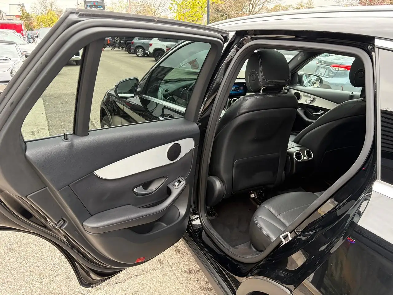 Mercedes-Benz GLC снимка Mercedes-Benz GLC