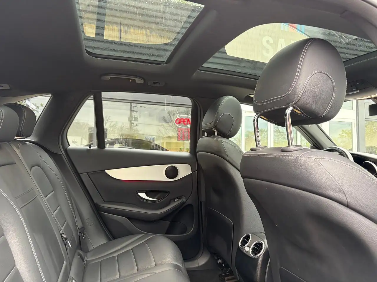 Mercedes-Benz GLC снимка Mercedes-Benz GLC
