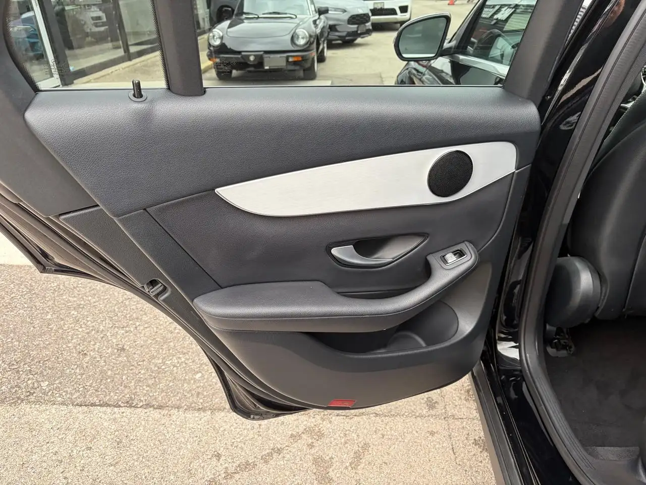 Mercedes-Benz GLC снимка Mercedes-Benz GLC
