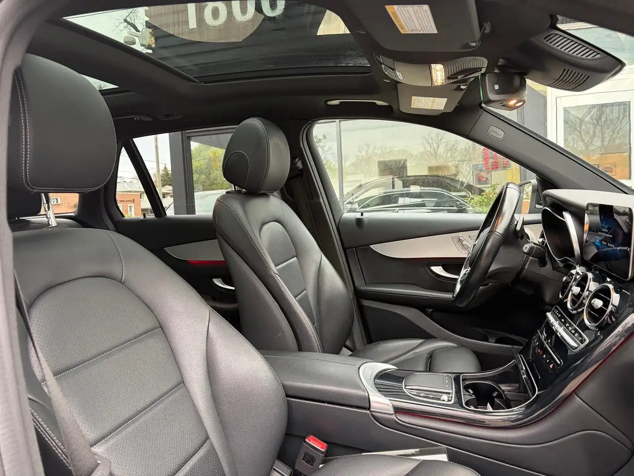Mercedes-Benz GLC снимка Mercedes-Benz GLC