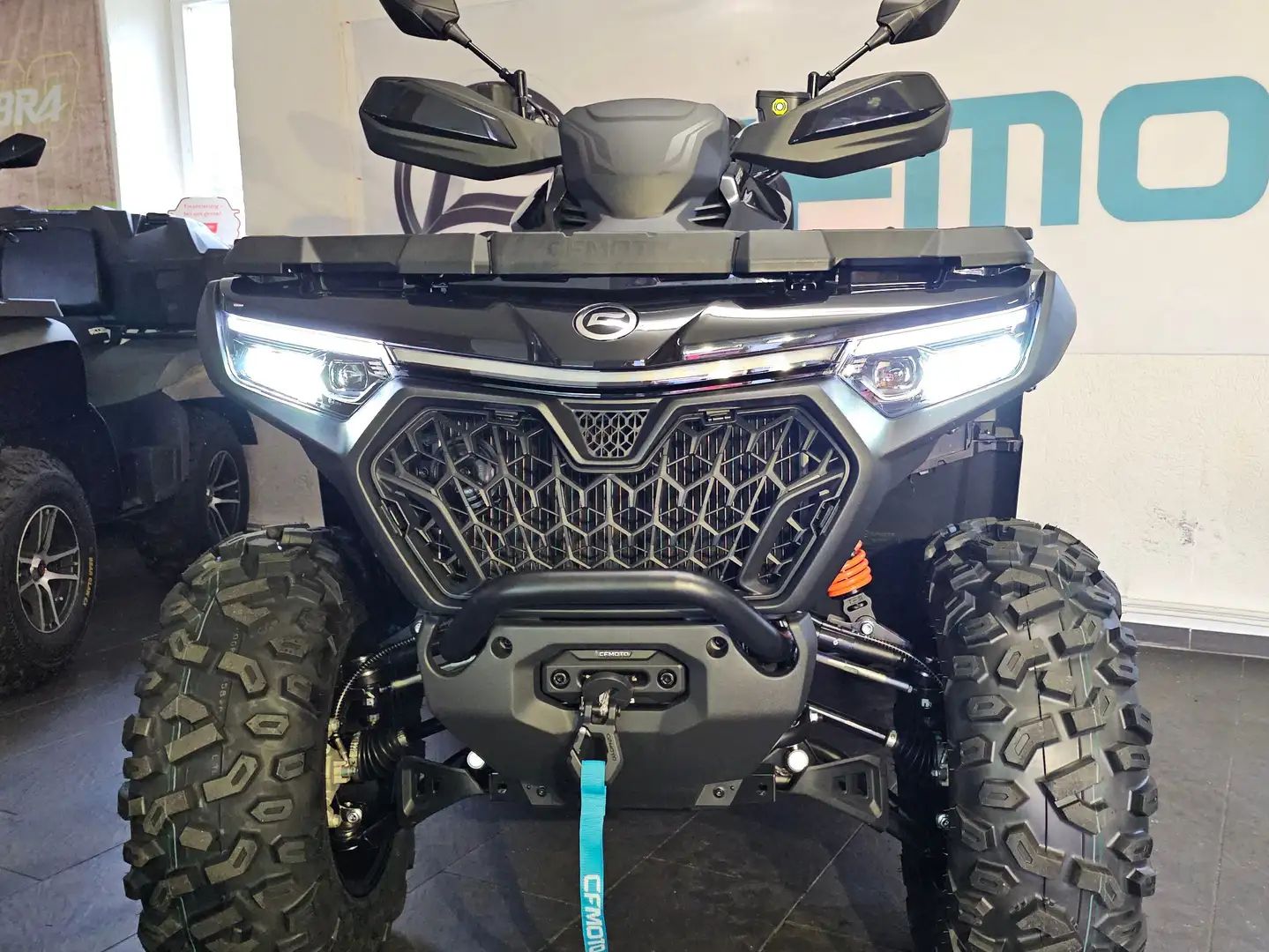 CFMOTO CForce 1000 Touring Pro ABS T3b 4 J. Garantie Schwarz - 1