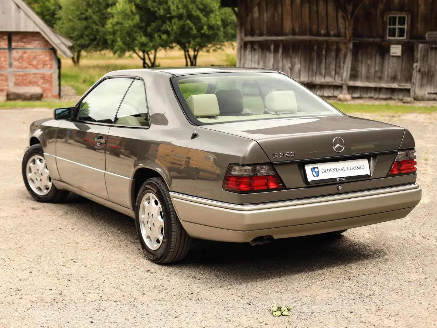 Mercedes-Benz E 320 60.000 km C124 Coupe Szary - 2